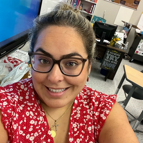 Meet your Posher, Celena - Picture 2 of 2